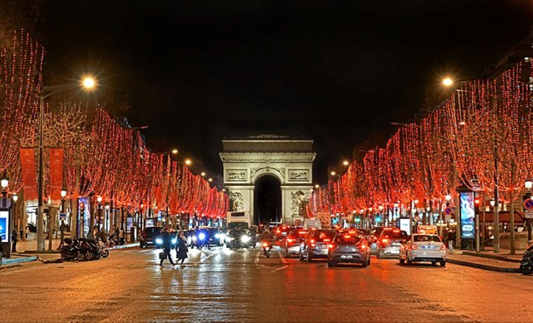 Illuminations de Noël à Paris  Hôtel Trianon Rive Gauche 4*